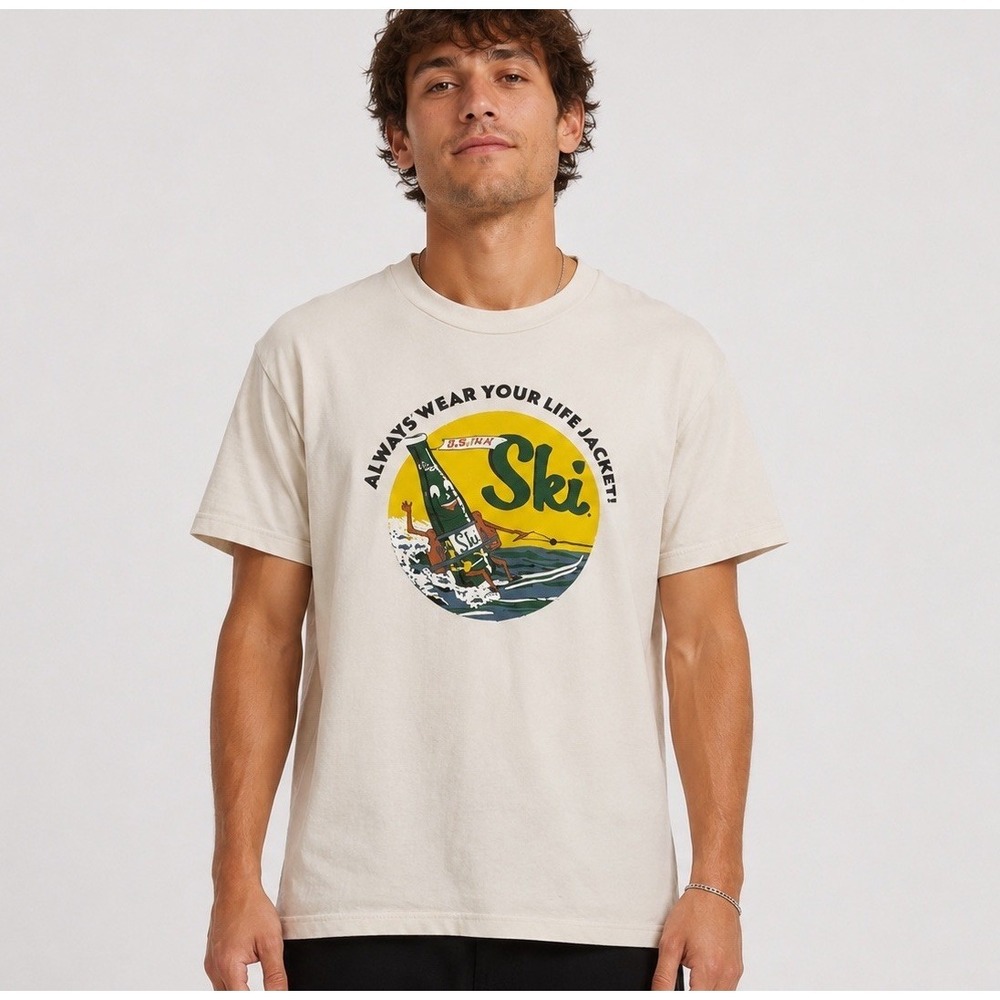 Gildan Ski Drink Graphic T-shirt, Cream Color Small